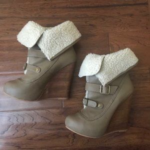 Betsey Johnson Ryderrr Wedge Boots